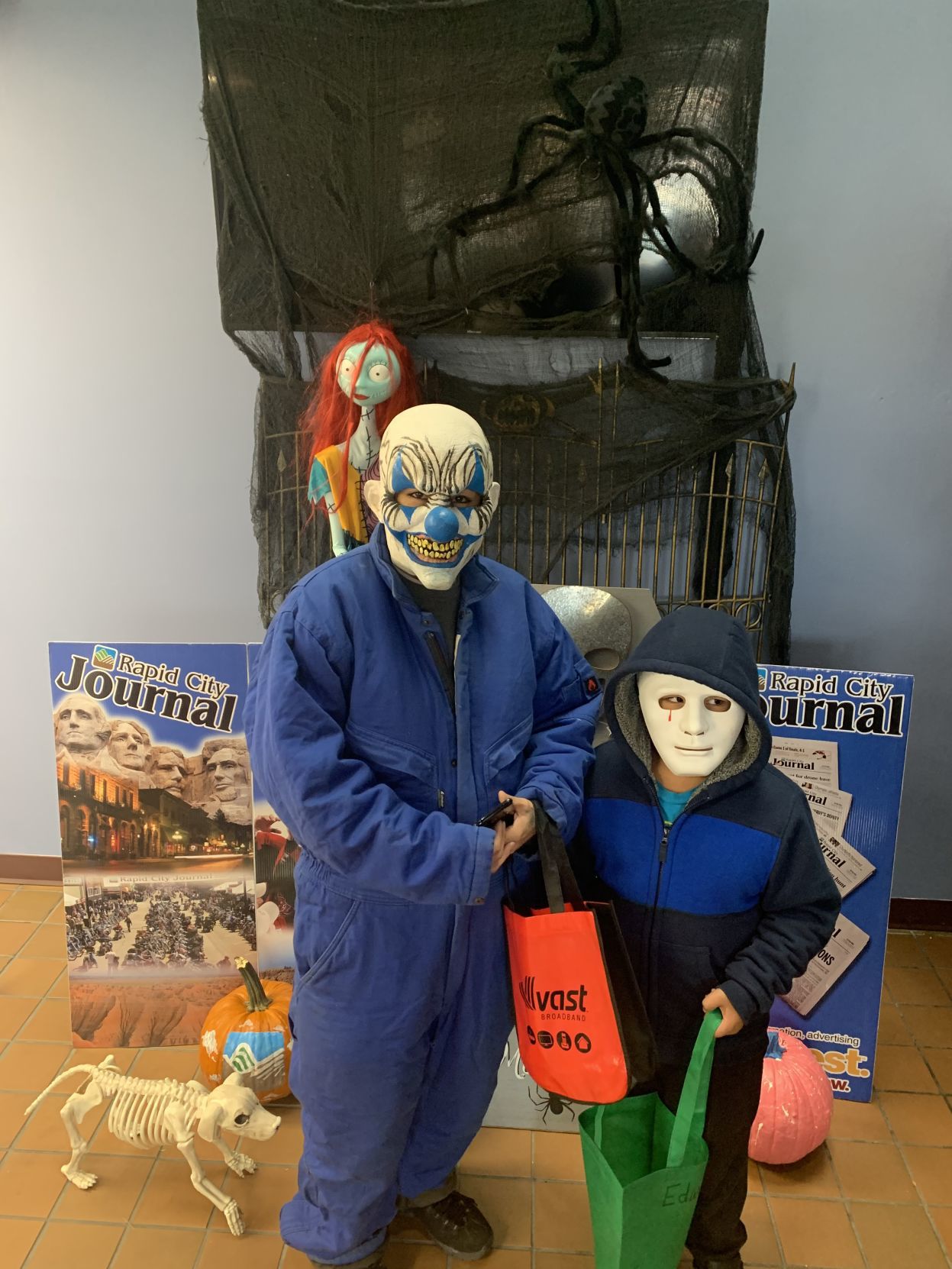 Halloween Pictures to run in Thursday's paper 083.JPG